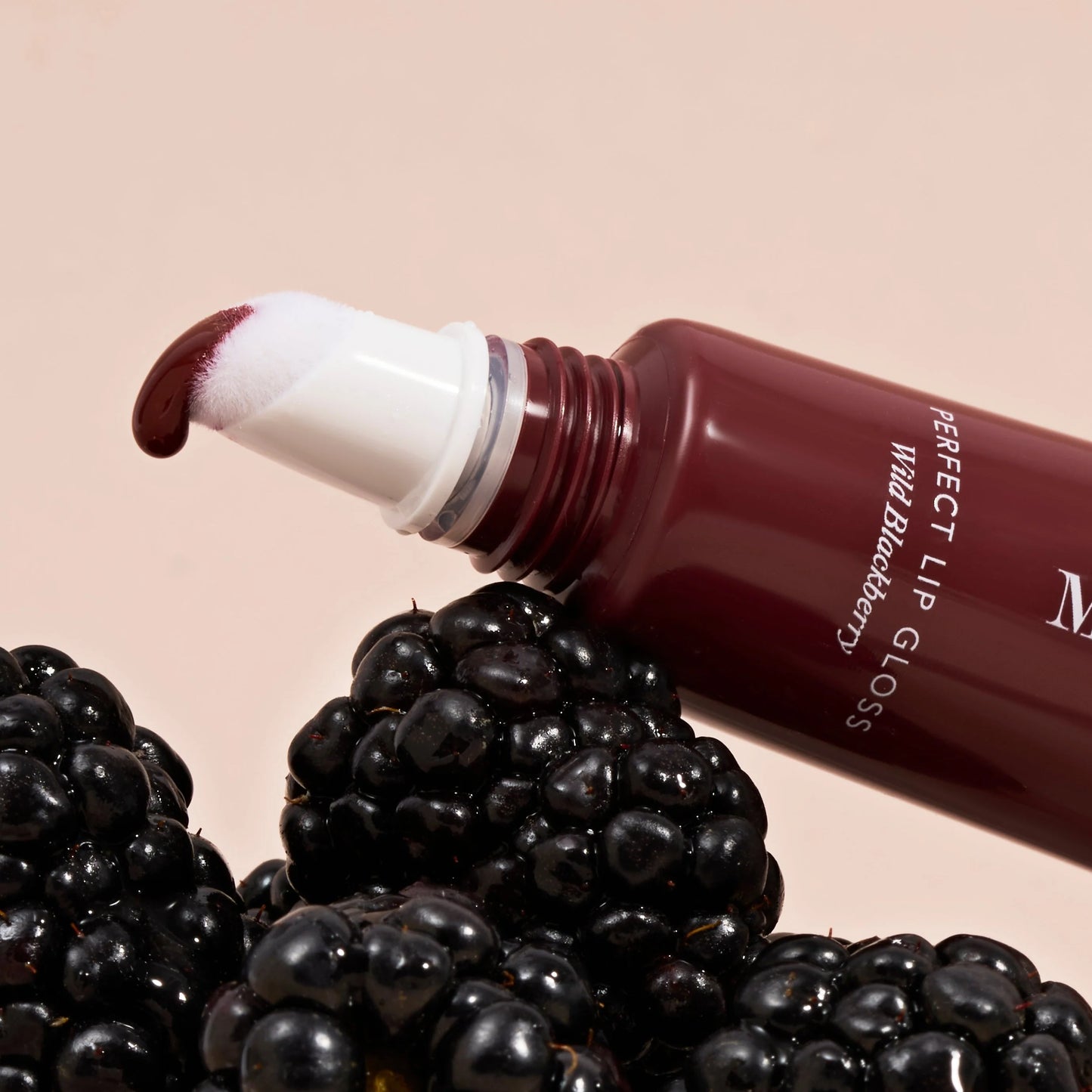 Masqmai perfect lip gloss Wild Blackberry