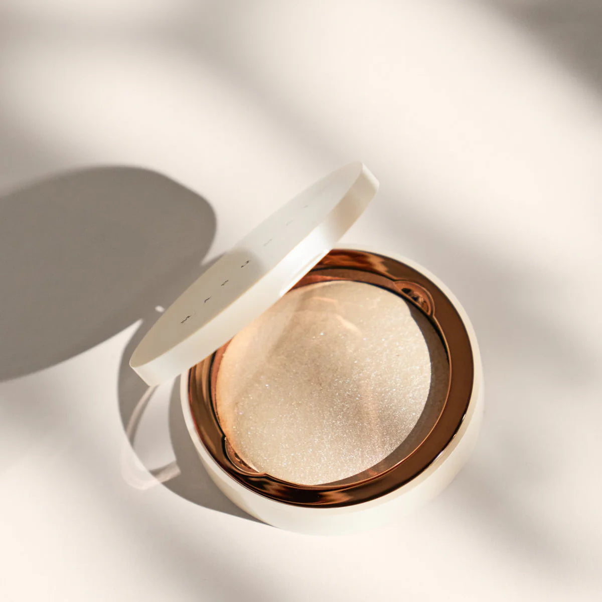 Masqmai Champagne Highlighter